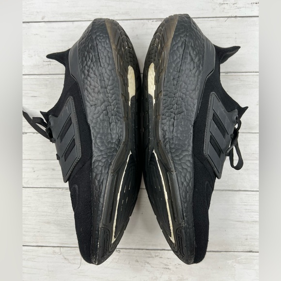 Adidas UltraBoost 22 Men’s Size 11 Triple Black Shoes Sneakers - Picture 9 of 12